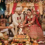 Husband Wife Shayari In Hindi के लिए भारतीय विवाह समारोह में पति पत्नी का साथ