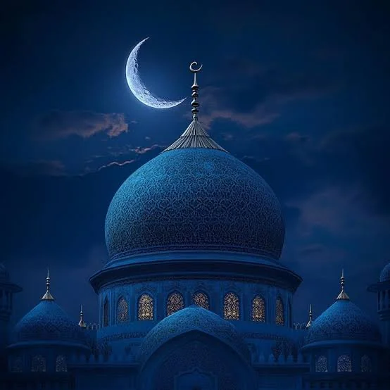Muharram Shayari In Hindi showing a crescent moon over a peaceful mosque at night for a respectful Muharram remembrance